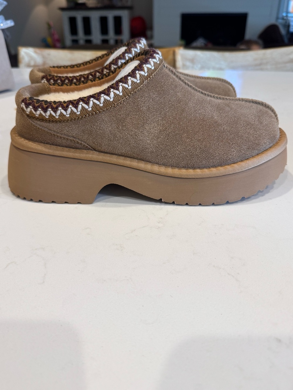 Vilanva Platform Clog Mules in chestnut brown with Whipstitch Trim size 8.5